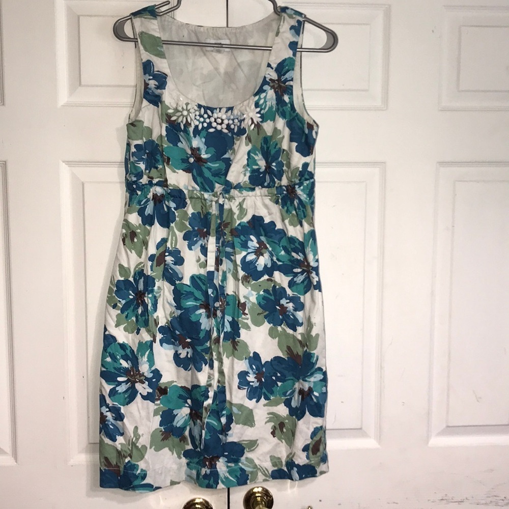 Womenโs Floral Embellished Dress